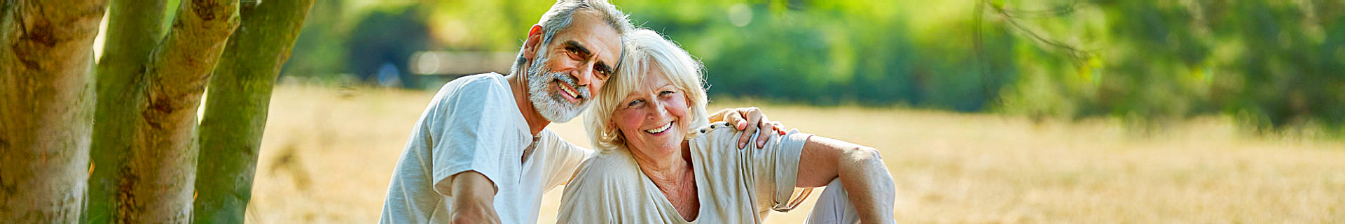 elderly couple outdoor smiling